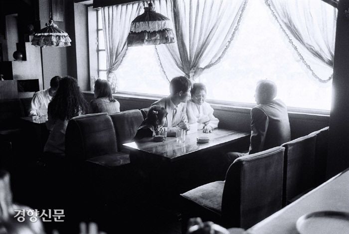 한국 다방 역사: 커피 한 잔에 담긴 격동의 100년