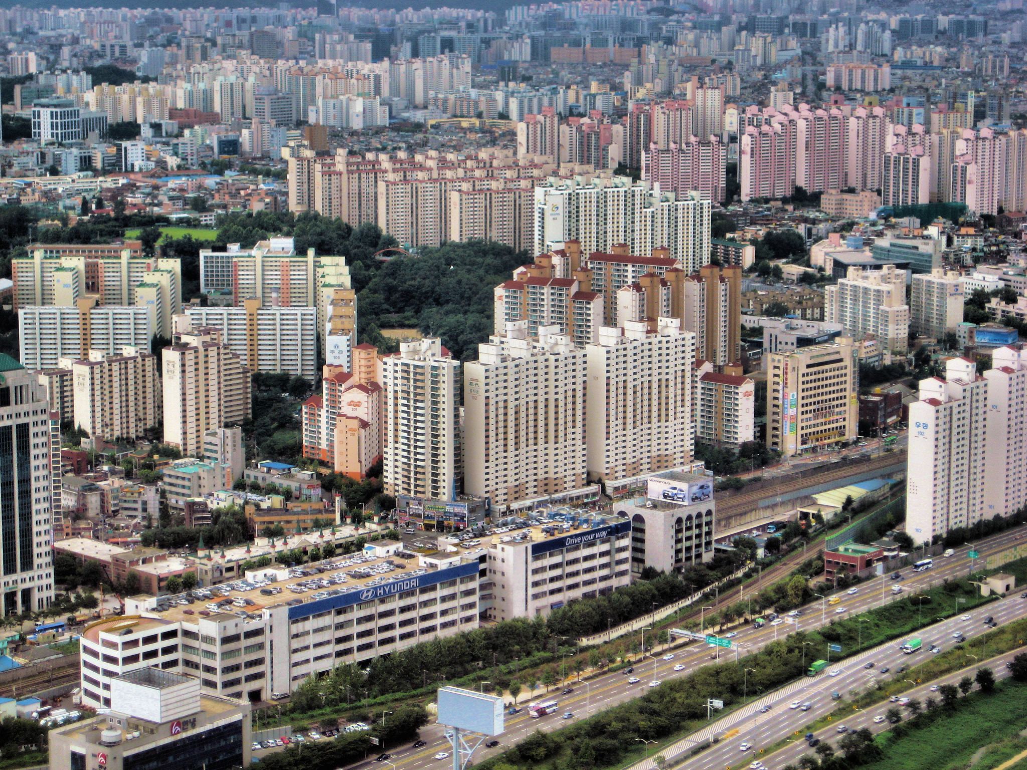 The Pros and Cons of the Jeonse System: Why It’s Essentially an Interest-Free Loan